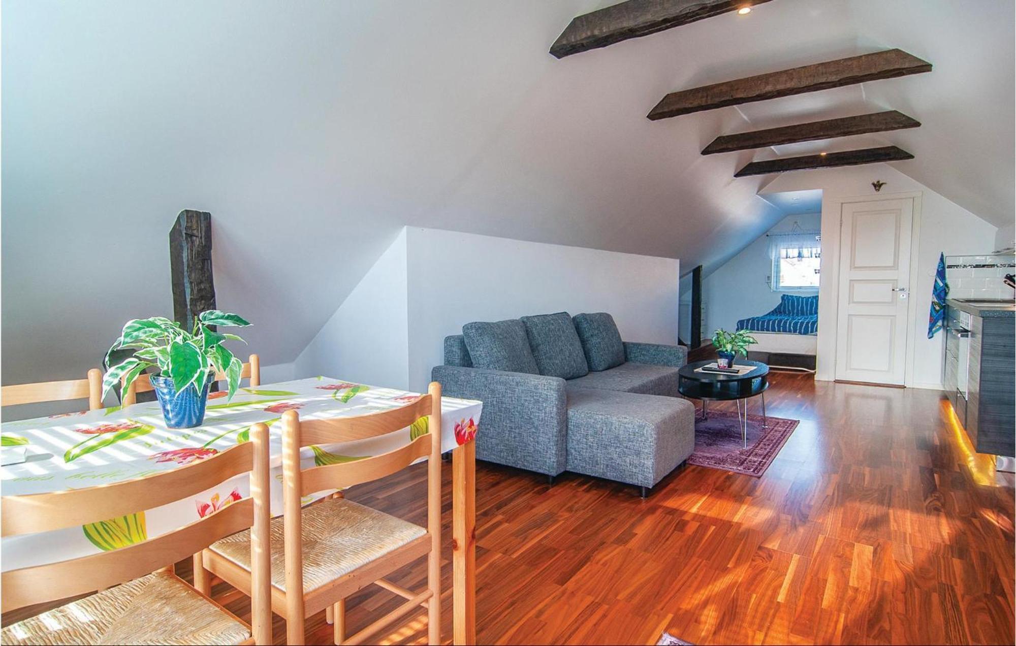 Cozy Apartment In Klintehamn With Wifi Eksteriør billede